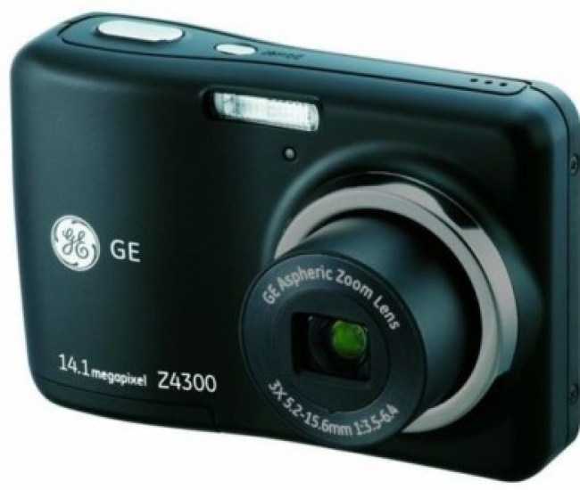 GE Digital Z4300 5.2 mm wide x 15.6 mm (tele), f/3.5 (wide) f/6.4 Point & Shoot Camera