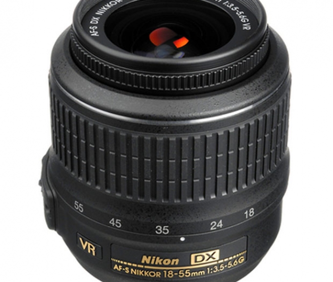 Nikon AF-S DX Nikkor 18-55mm F/3.5-5.6G VR Zoom Lens